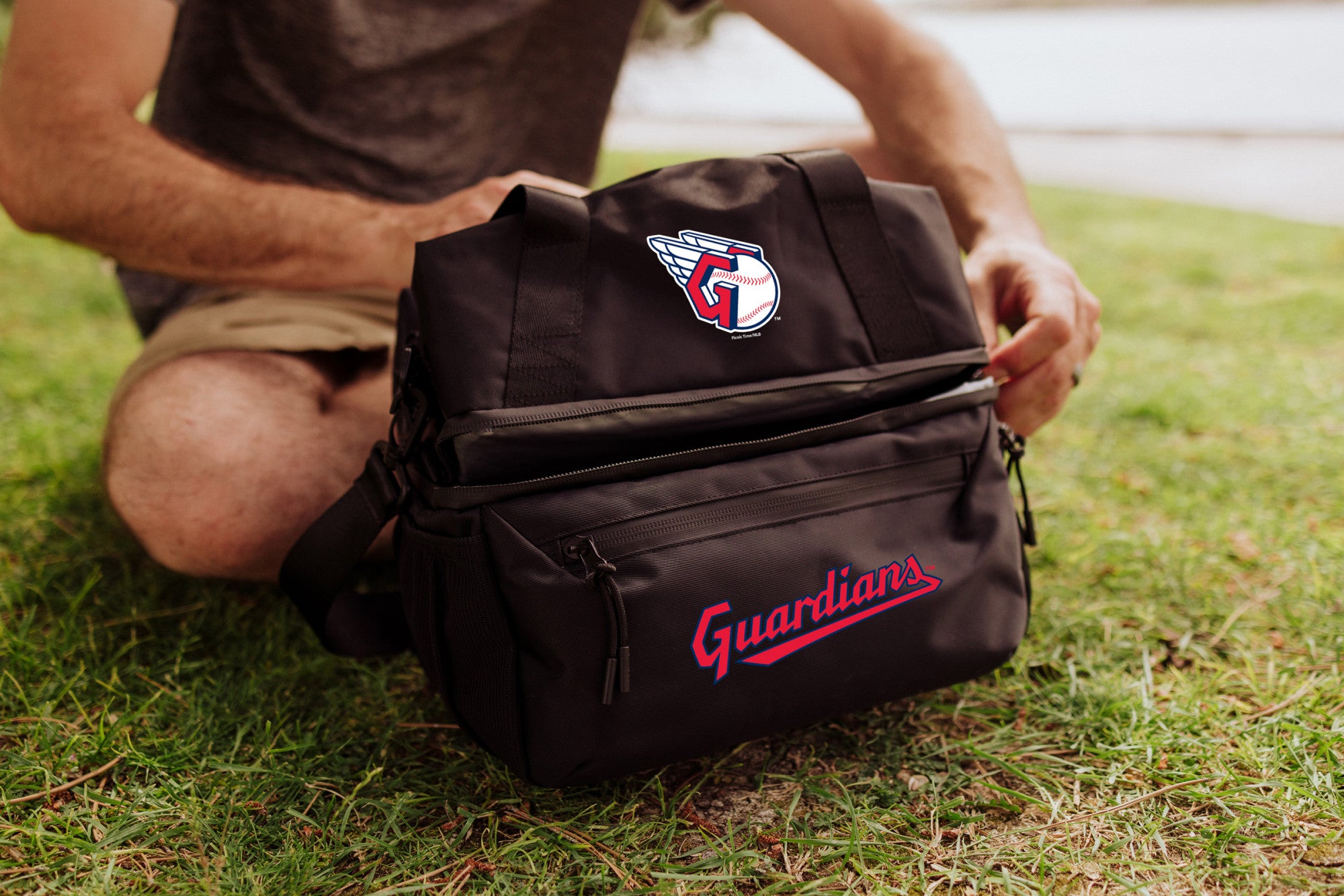 Cleveland Guardians - Tarana Lunch Bag Cooler with Utensils