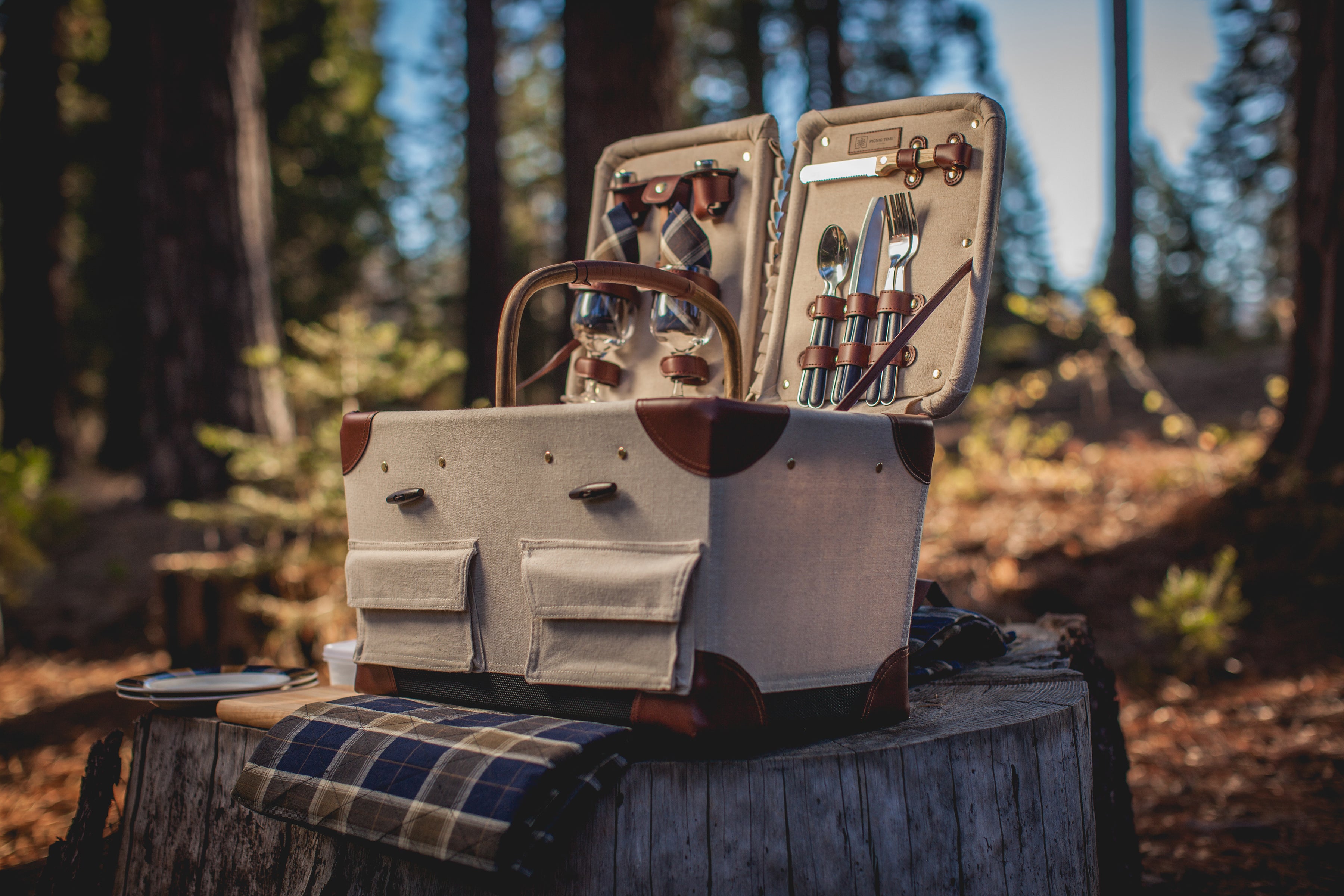 Pioneer Picnic Basket