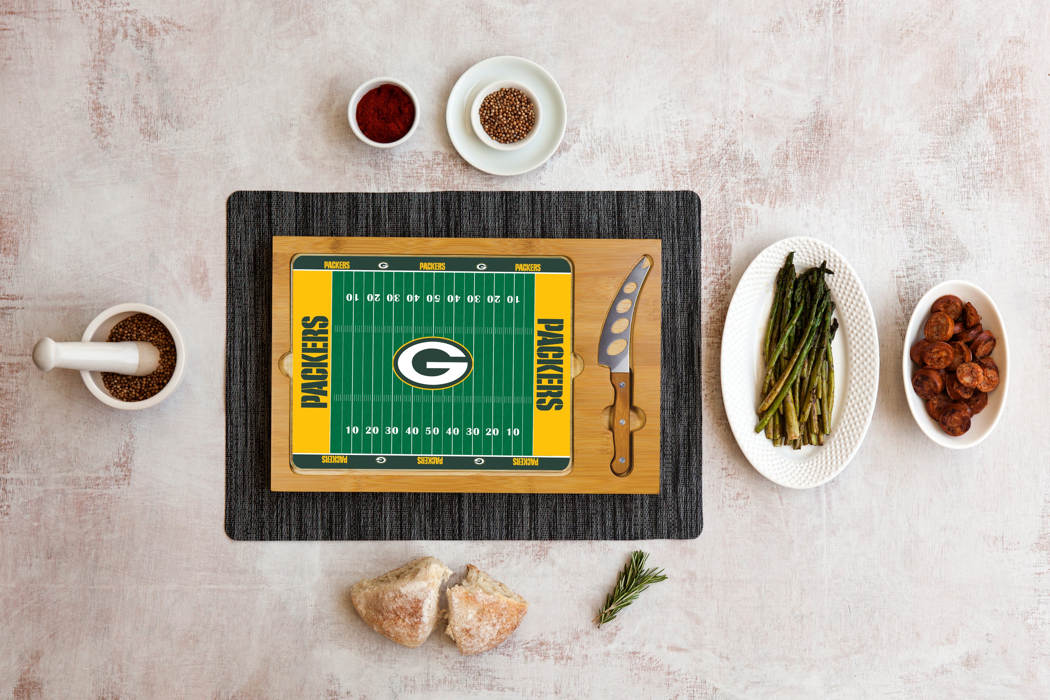 Green Bay Packers Football Field - Icon Glass Top Cutting Board & Knife Set
