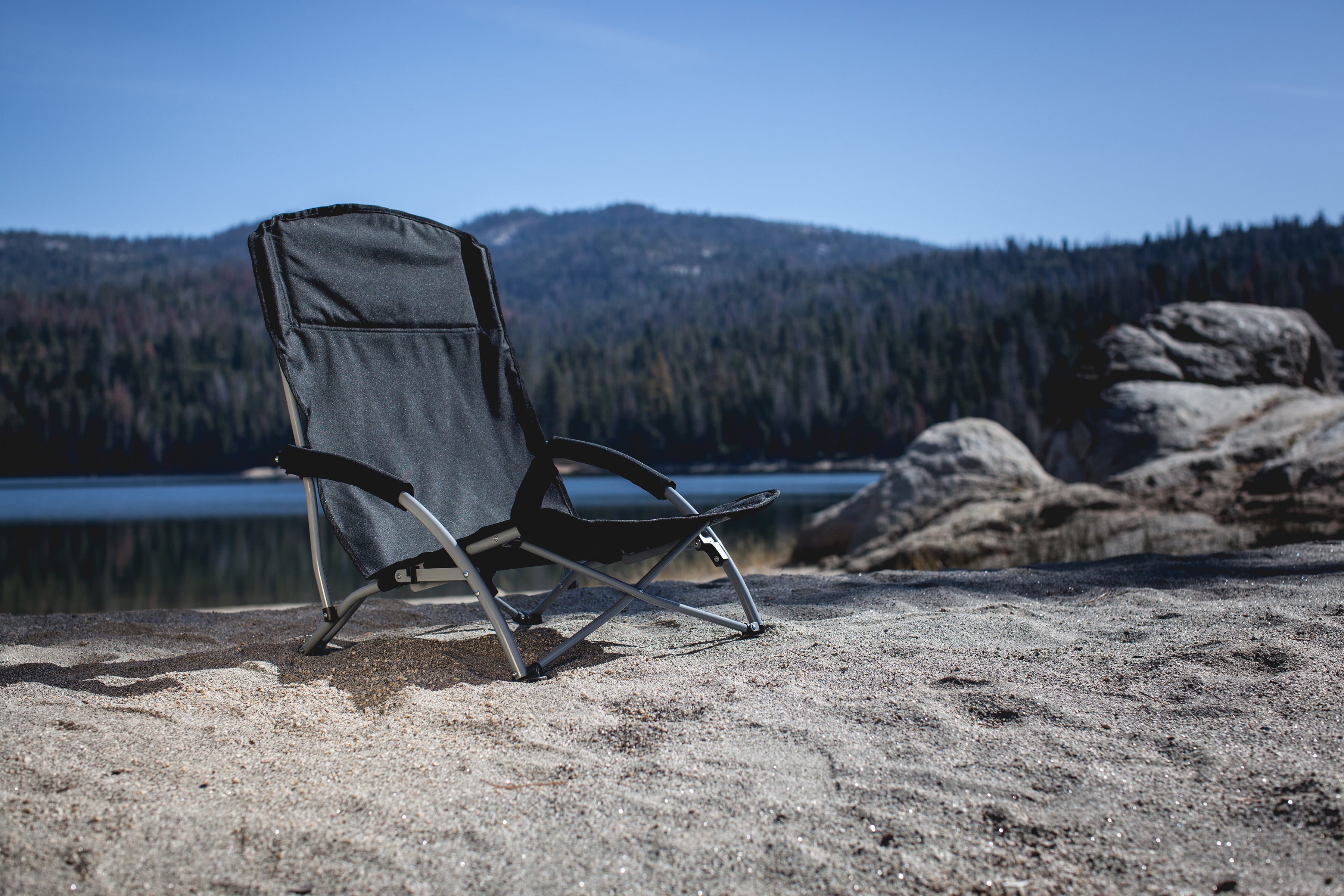 New York Giants - Tranquility Beach Chair with Carry Bag