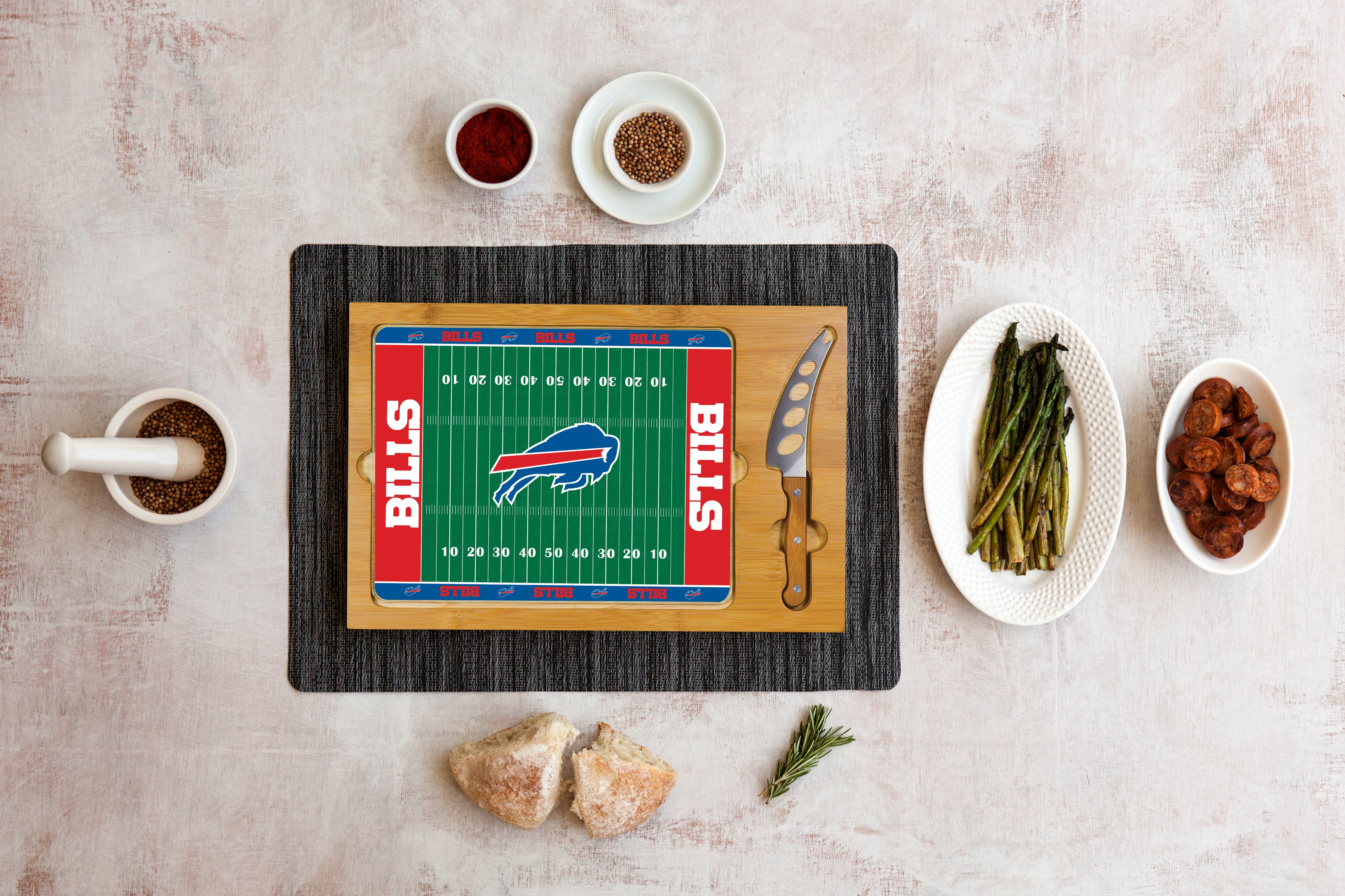 Buffalo Bills Football Field - Icon Glass Top Cutting Board & Knife Set