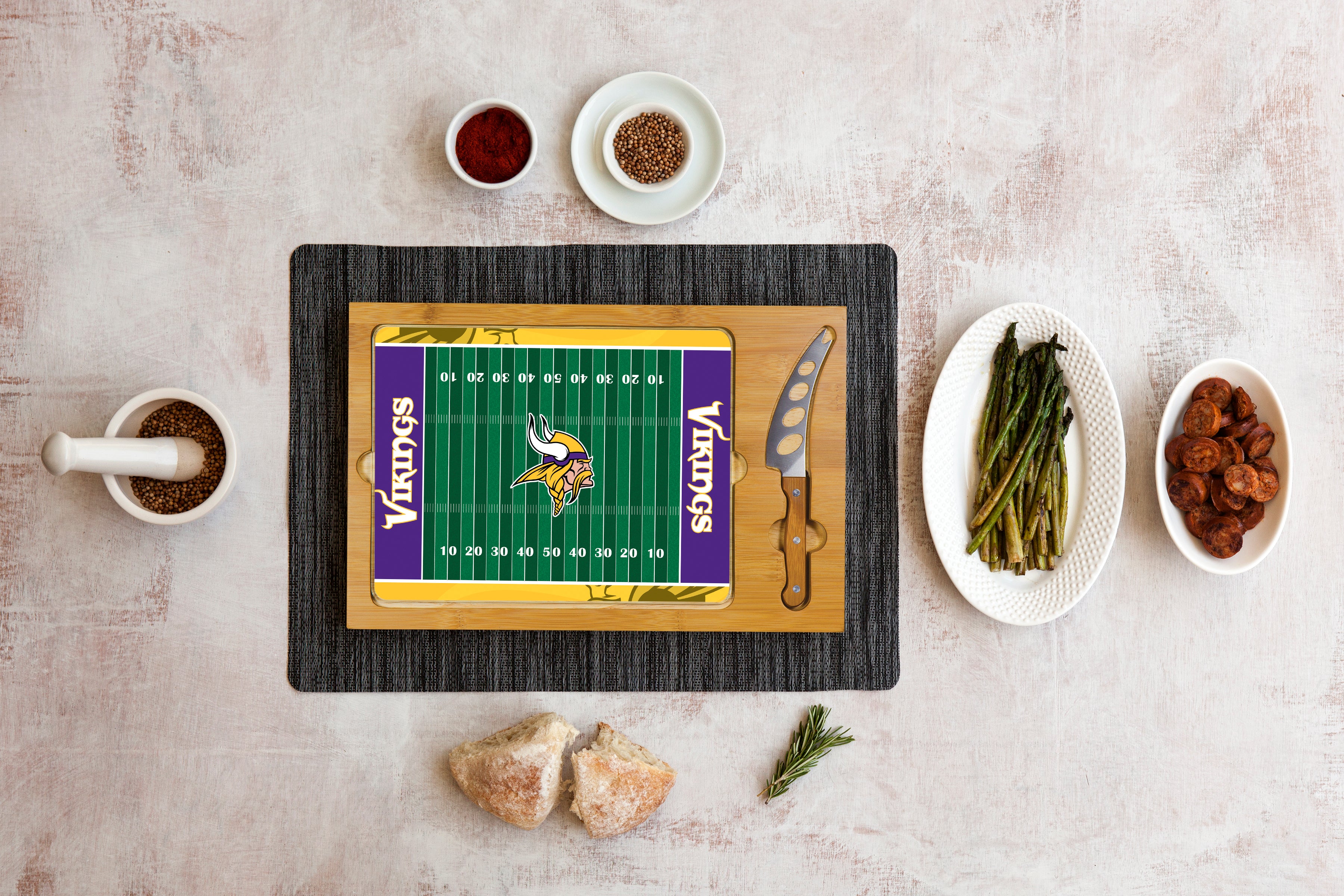 Minnesota Vikings Football Field - Icon Glass Top Cutting Board & Knife Set