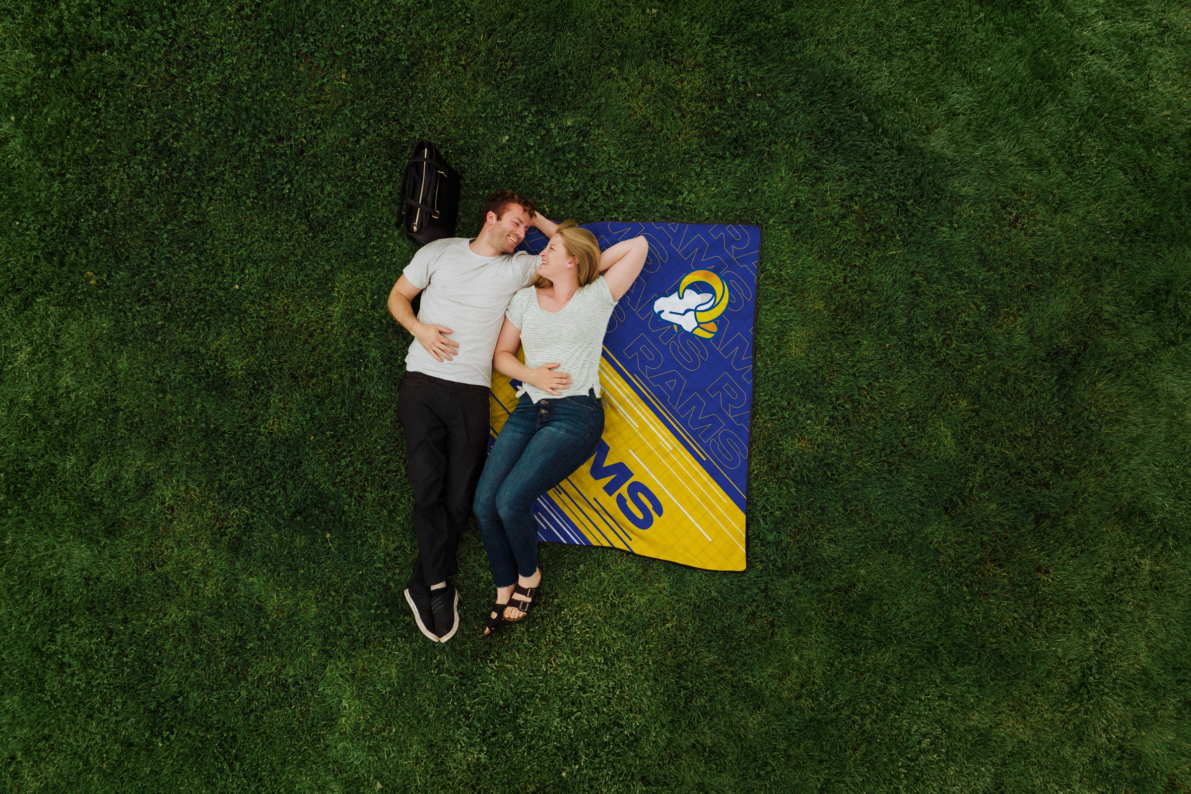 Los Angeles Rams - Impresa Picnic Blanket