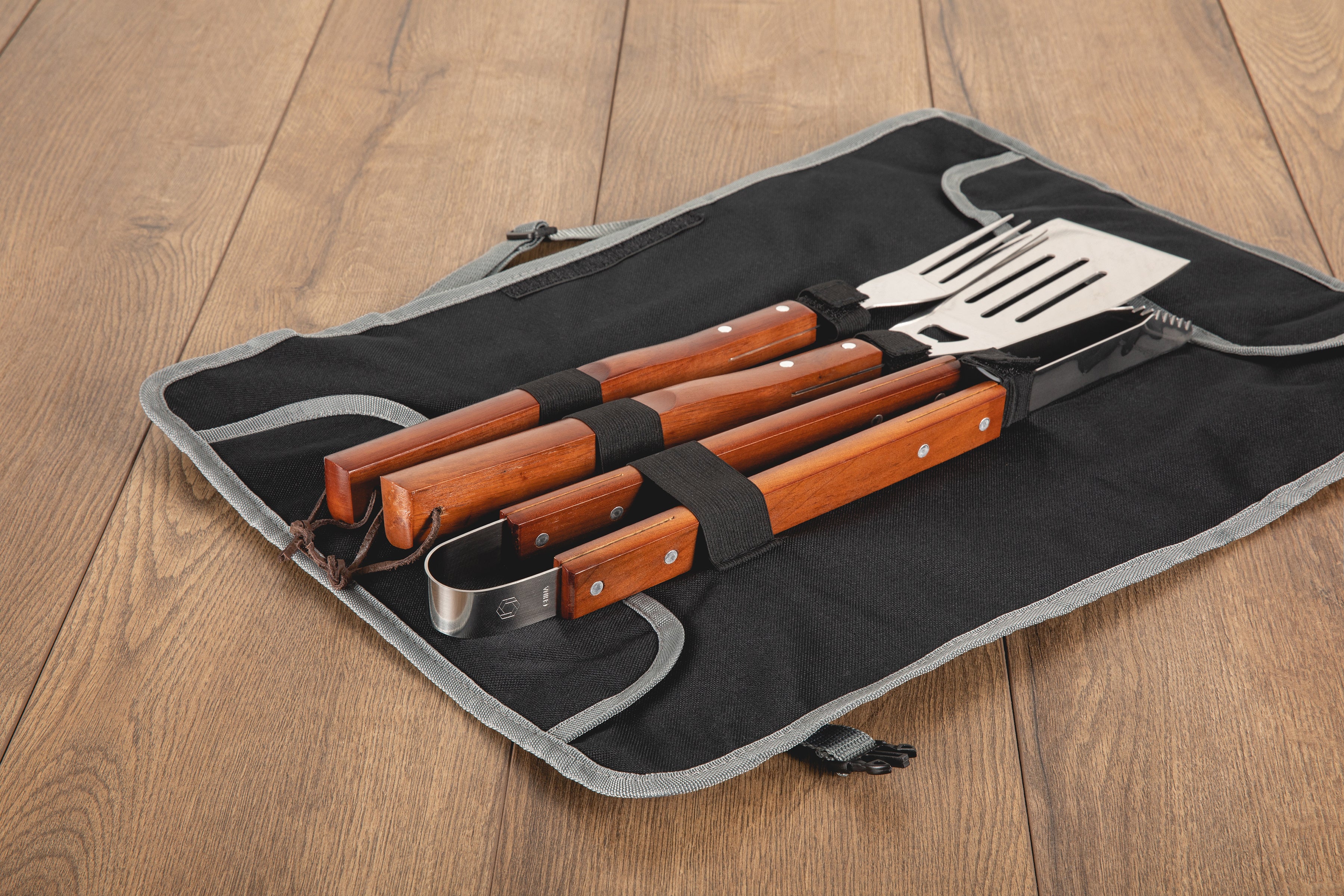 Kansas City Chiefs - 3-Piece BBQ Tote & Grill Set