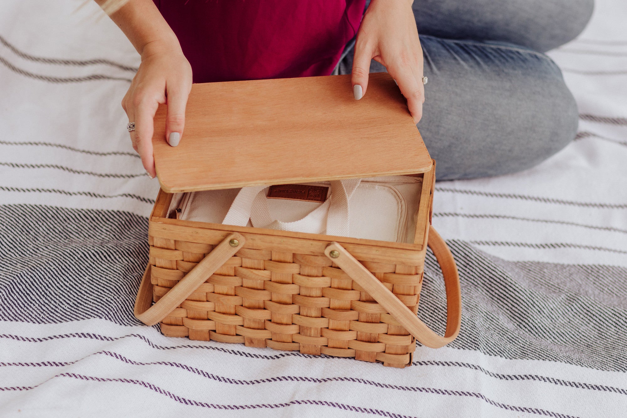 Washington Huskies - Poppy Personal Picnic Basket