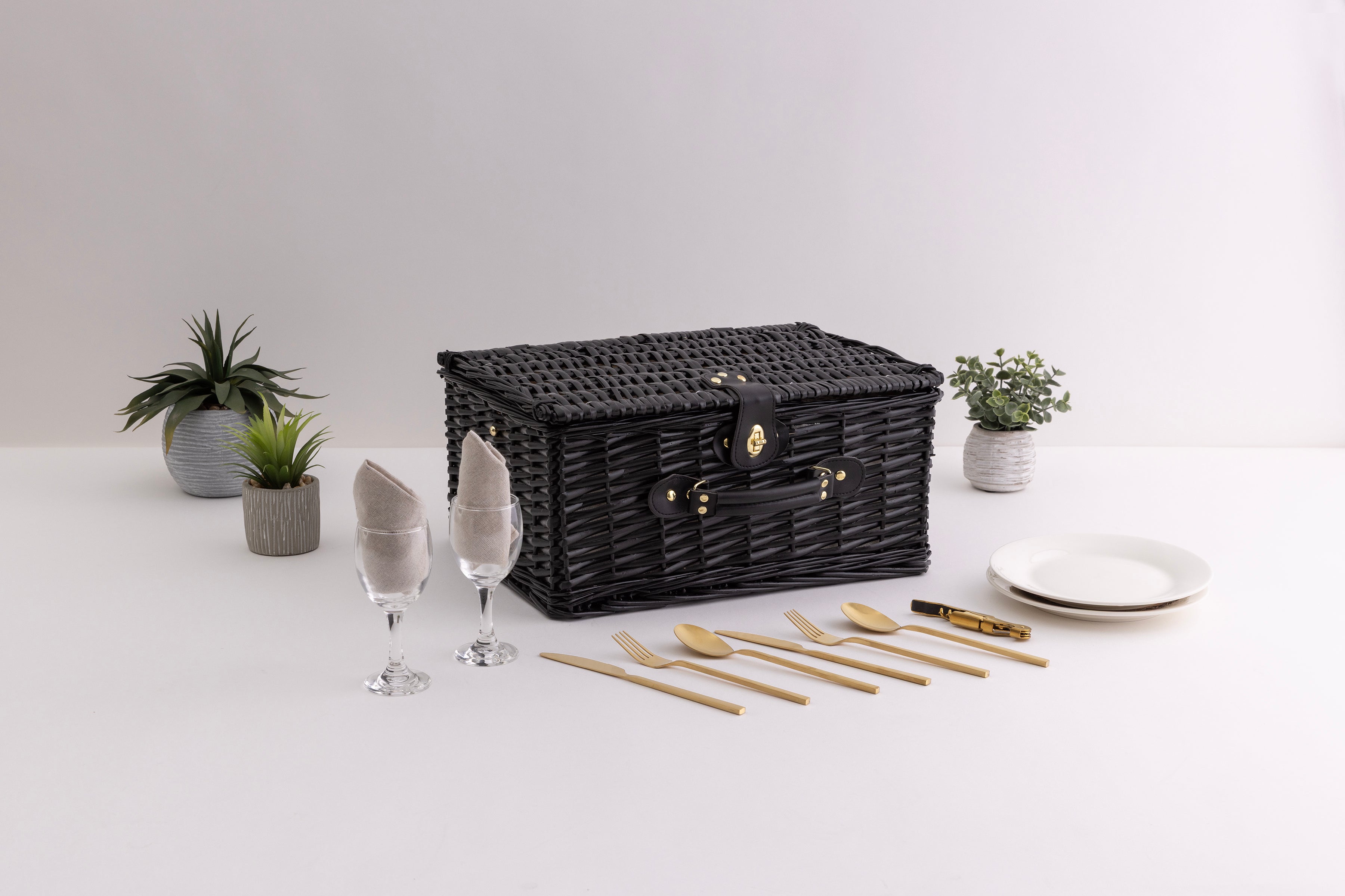 Classic Picnic Basket for 2