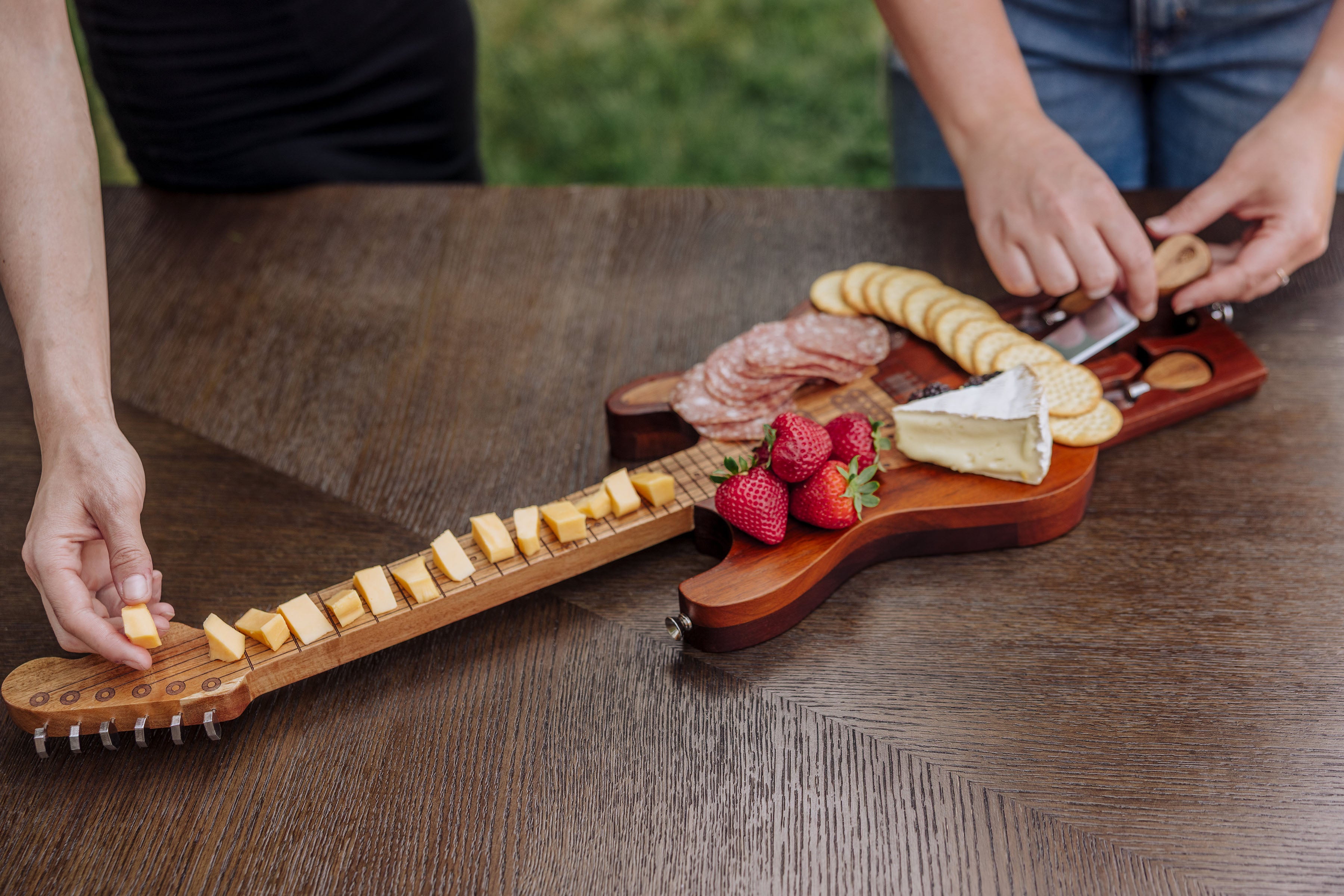 Guitar Legend Cheese Board & Tools Set