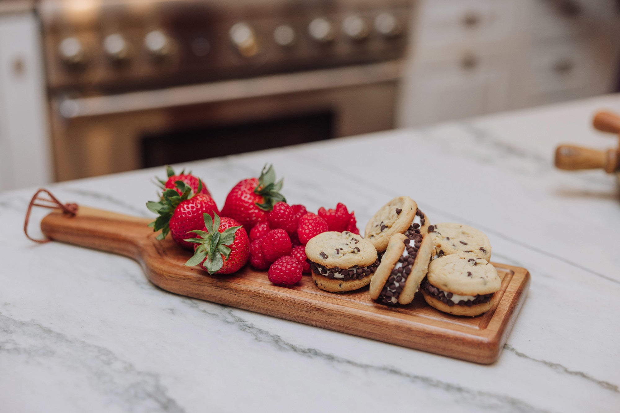 Botella Cheese Cutting Board & Serving Tray