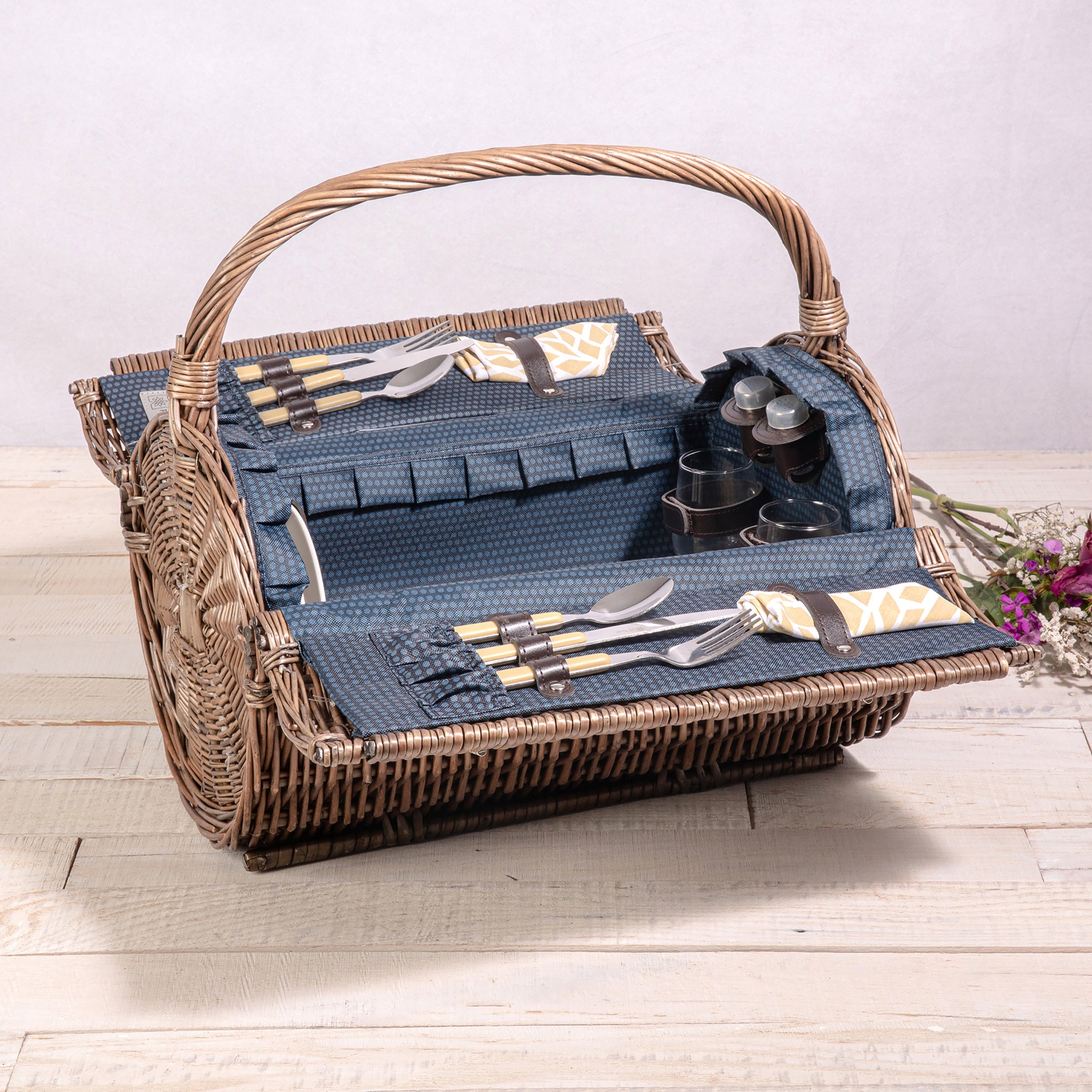 Barrel Picnic Basket