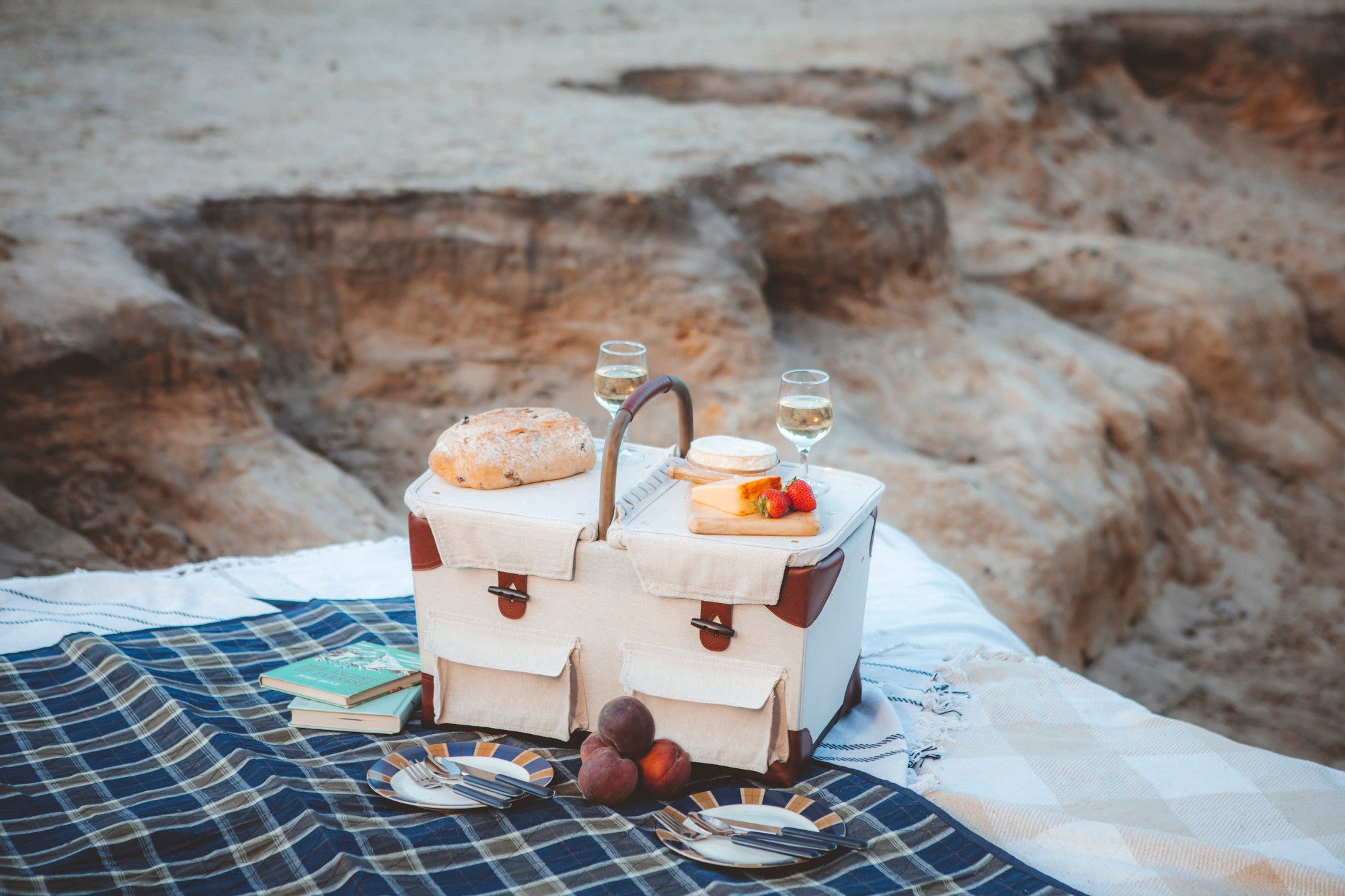 Pioneer Picnic Basket