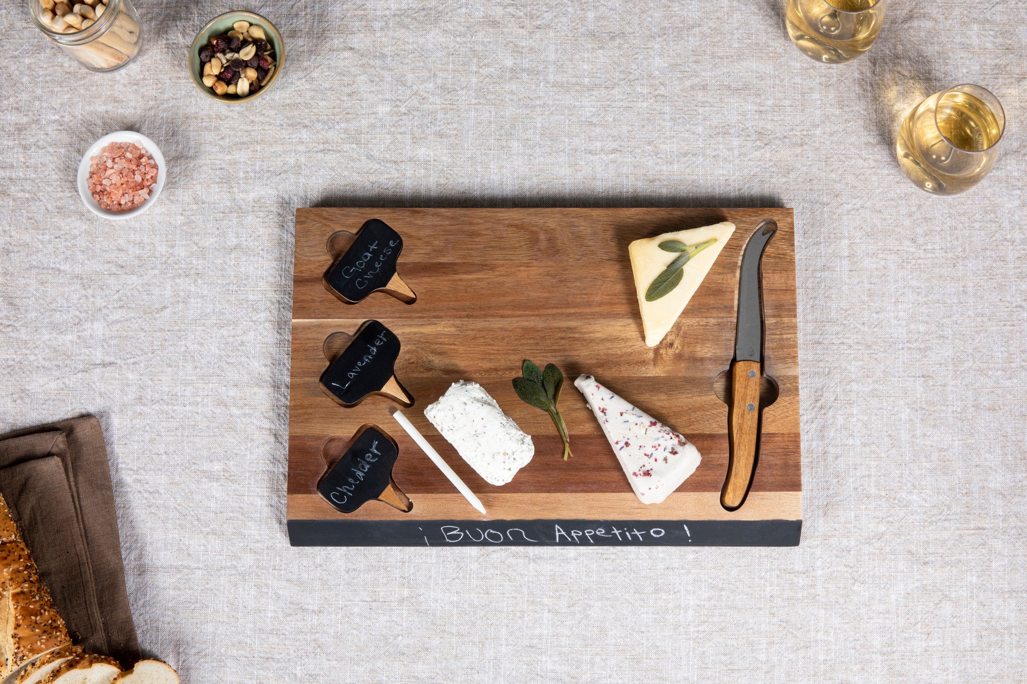 Las Vegas Raiders - Delio Acacia Cheese Cutting Board & Tools Set