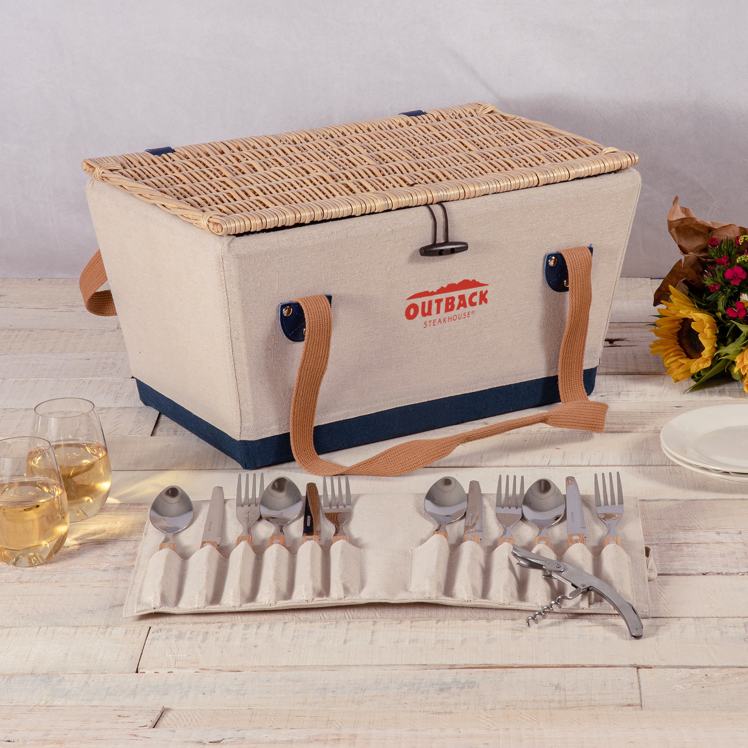 Boardwalk Picnic Basket for 4