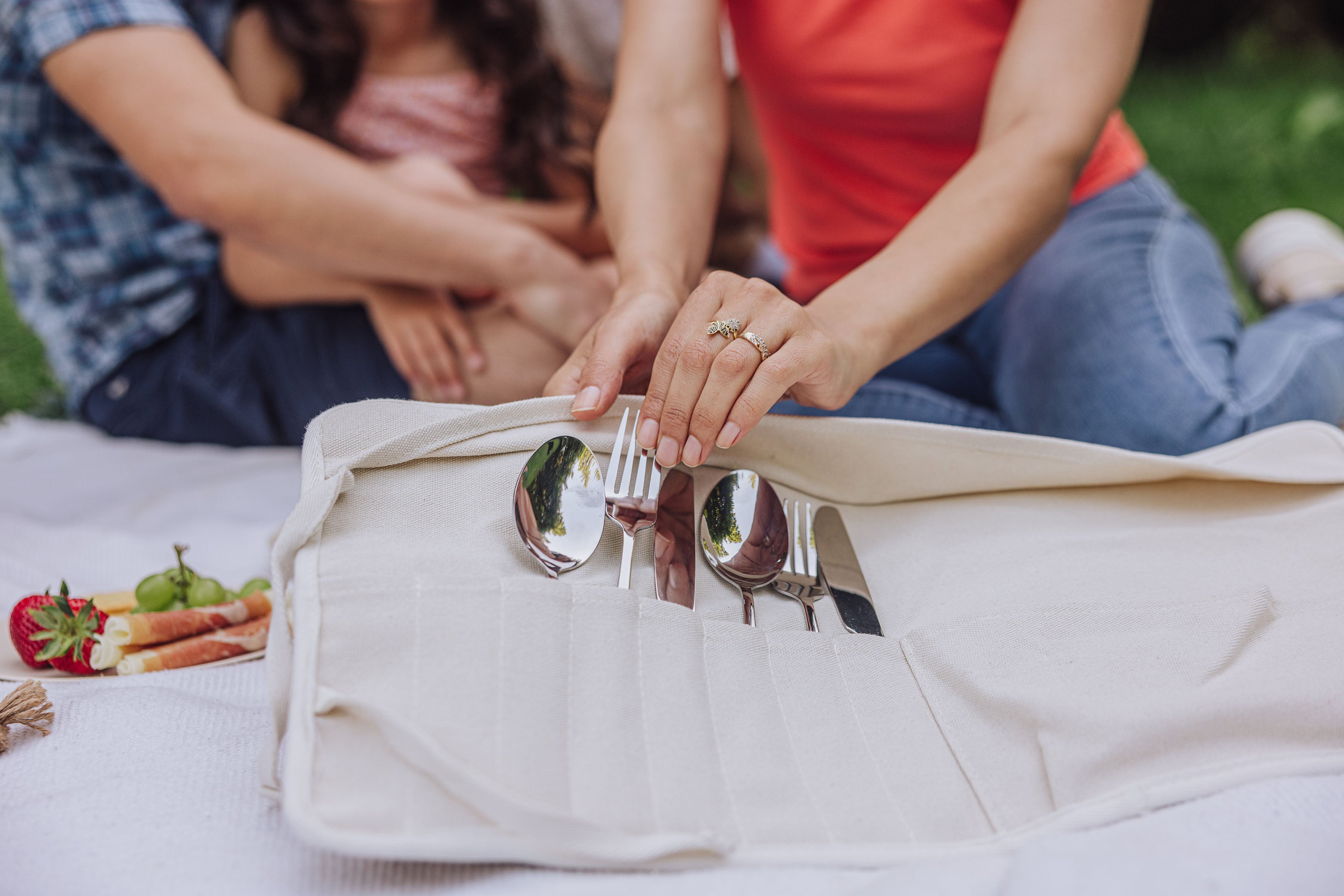 Terrabella Earth Friendly Handwoven Picnic Basket Set for 2