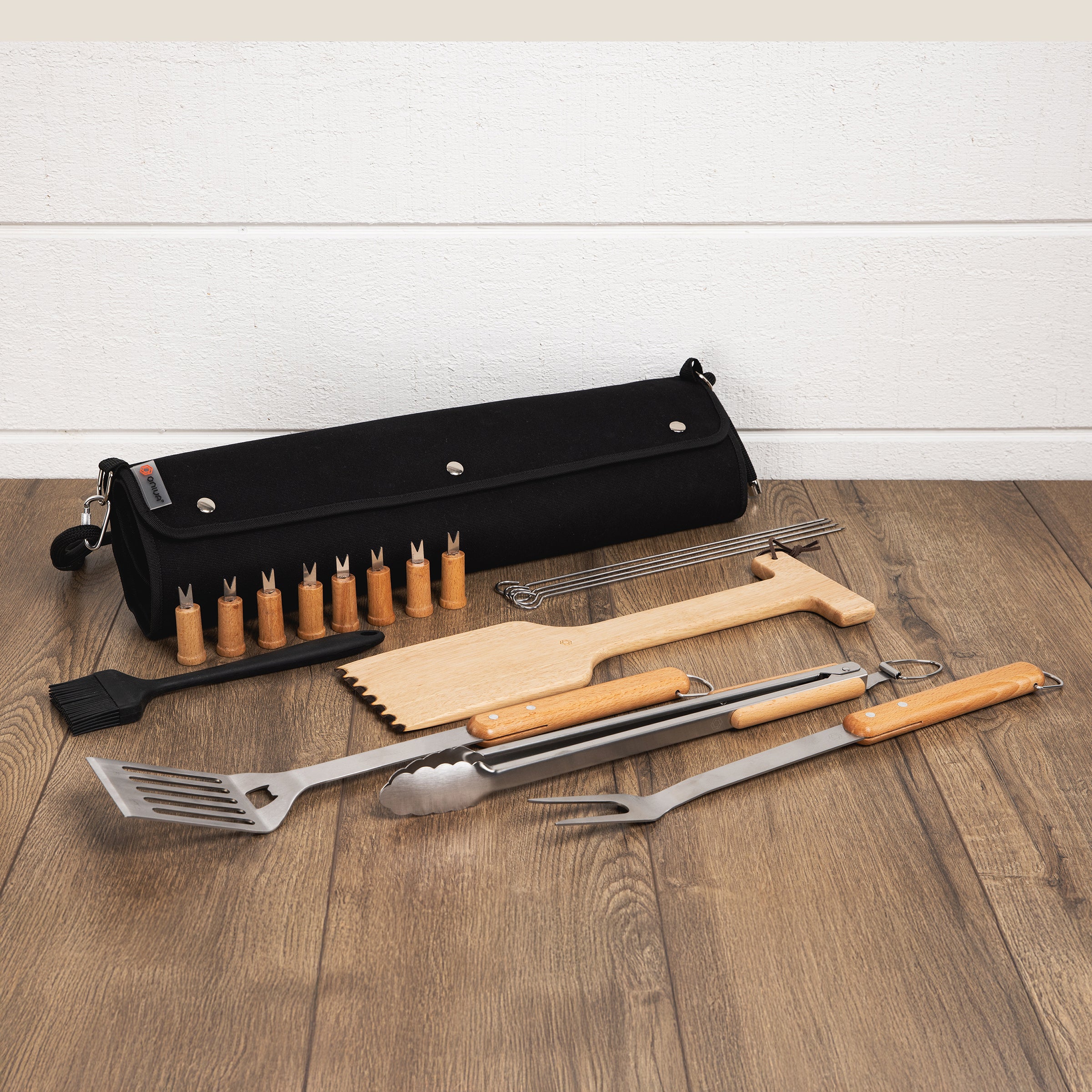 18 Piece BBQ Roll Up Set