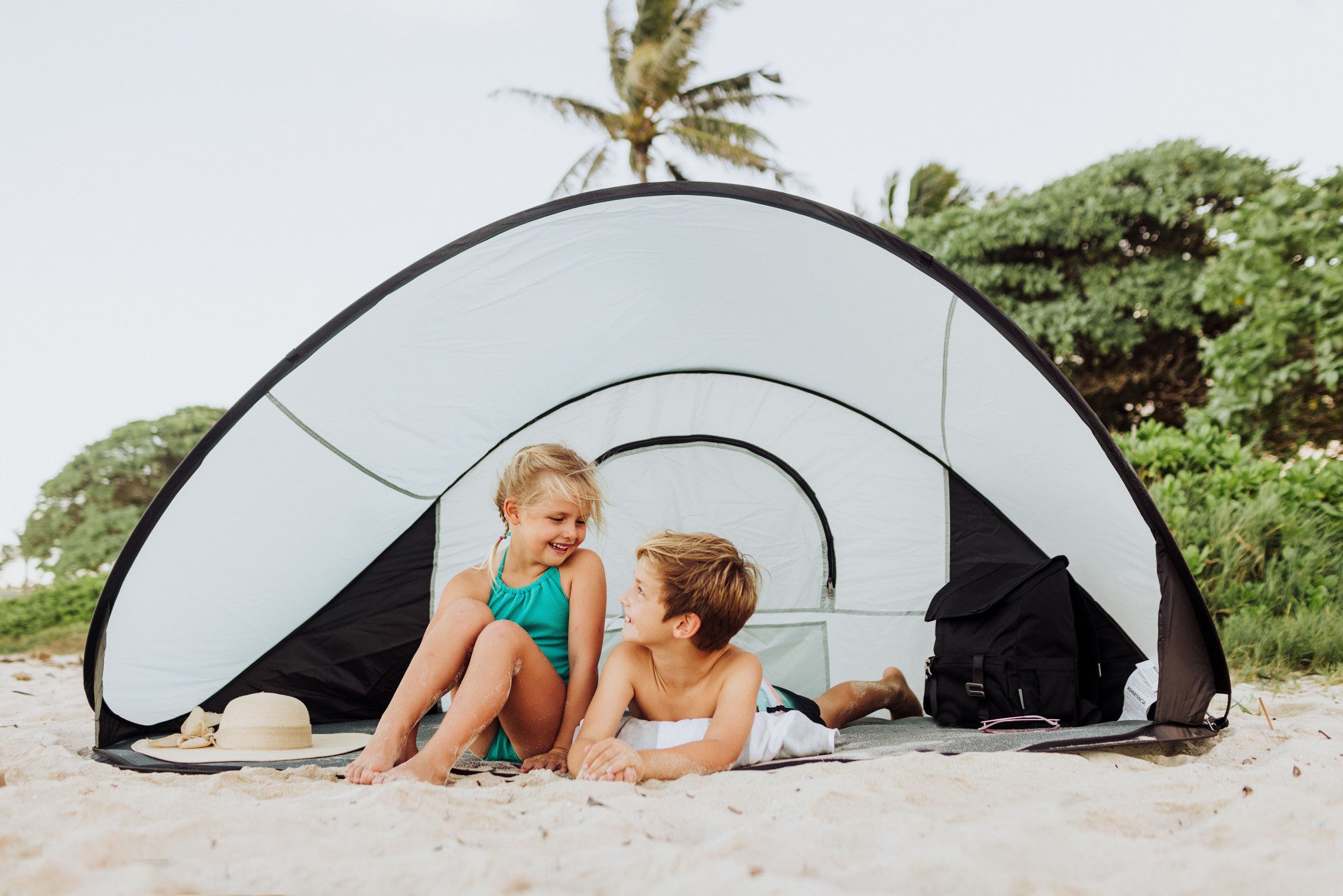 Denver Broncos - Manta Portable Beach Tent