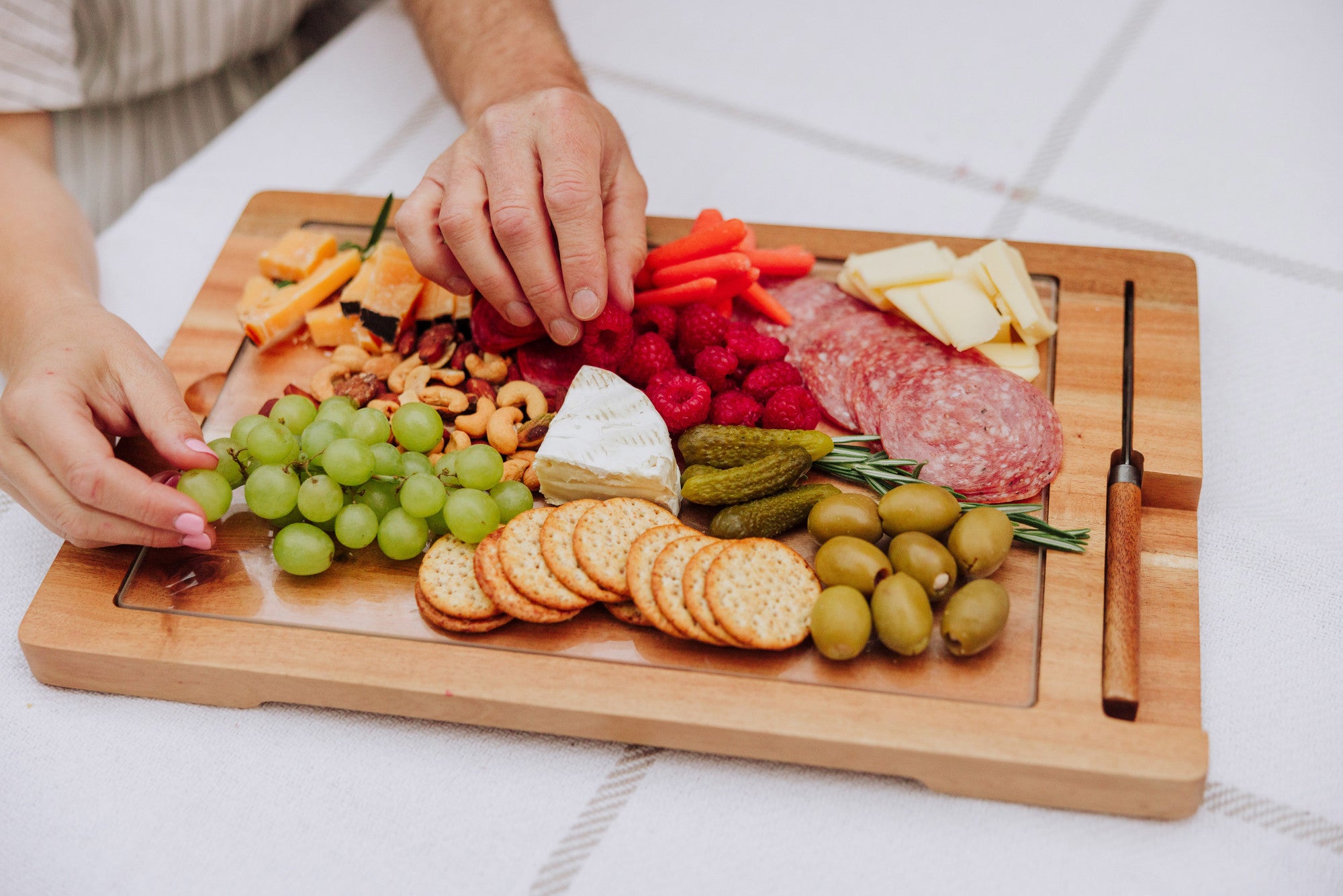 Ventana - Tempered Glass and Acacia Cheese Board and Knife Set