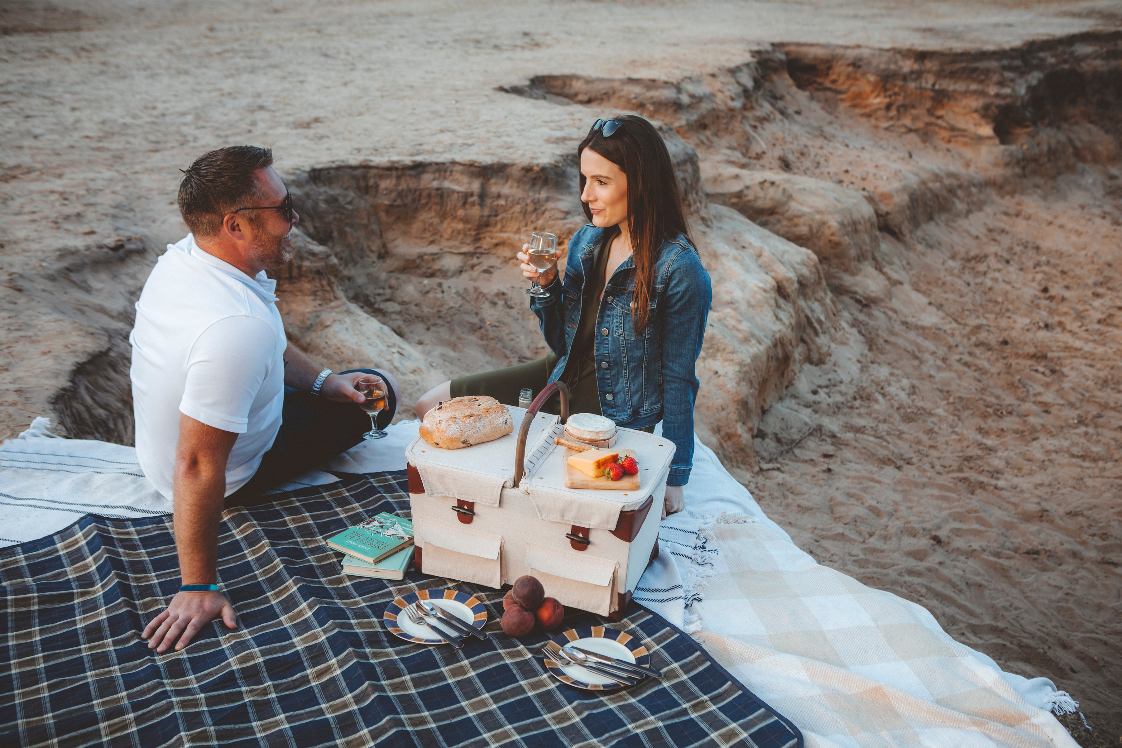 Pioneer Picnic Basket