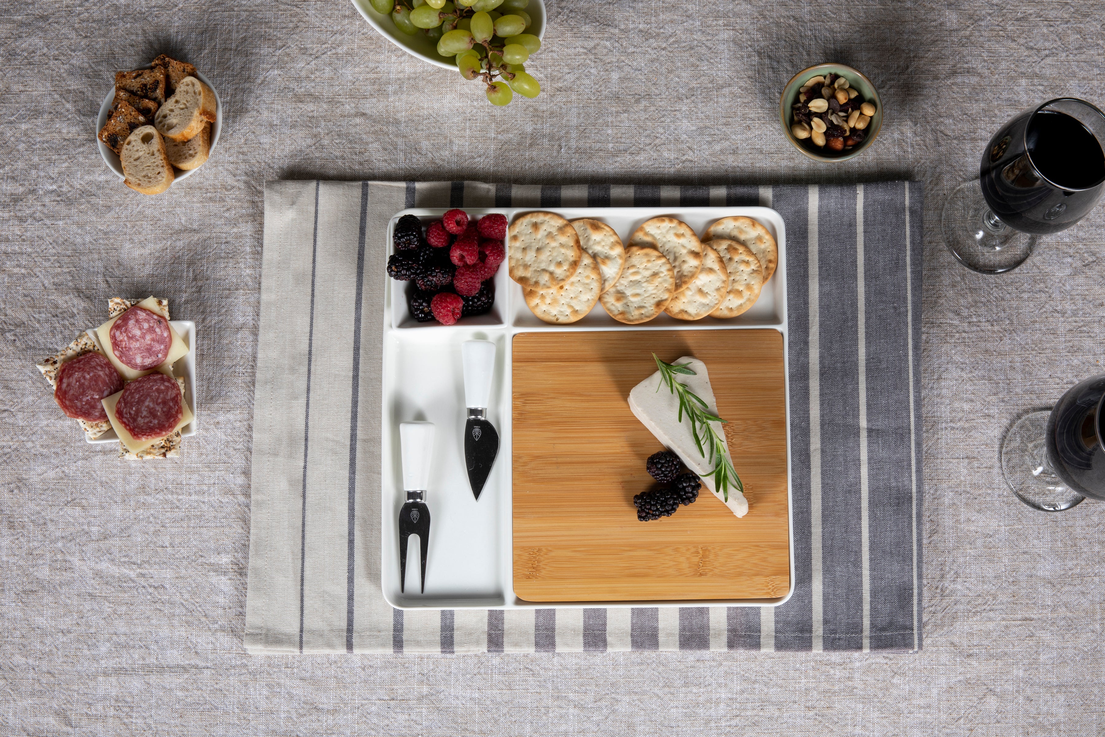 Chicago Bears - Peninsula Cutting Board & Serving Tray