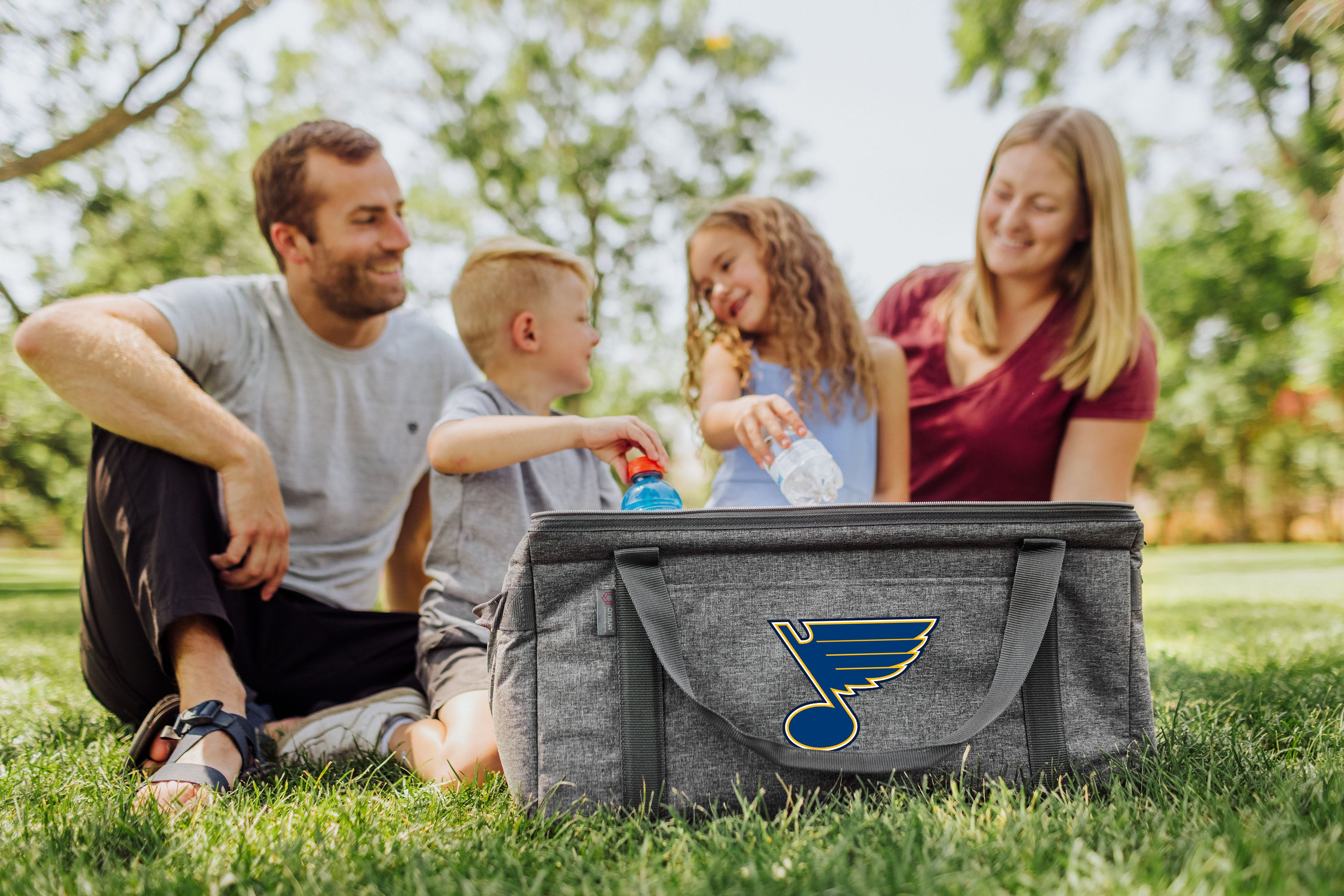 St Louis Blues - 64 Can Collapsible Cooler