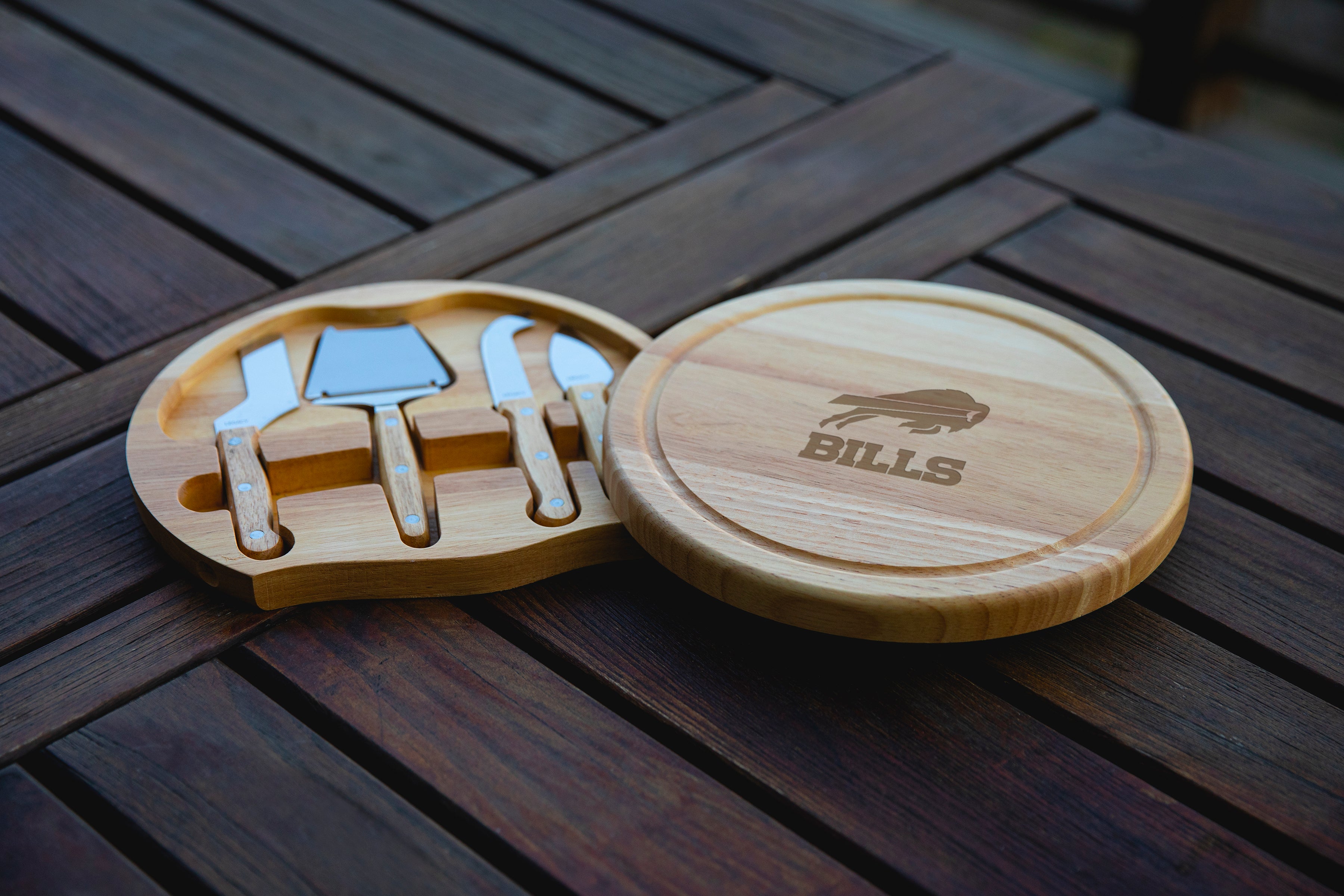 Buffalo Bills - Circo Cheese Cutting Board & Tools Set