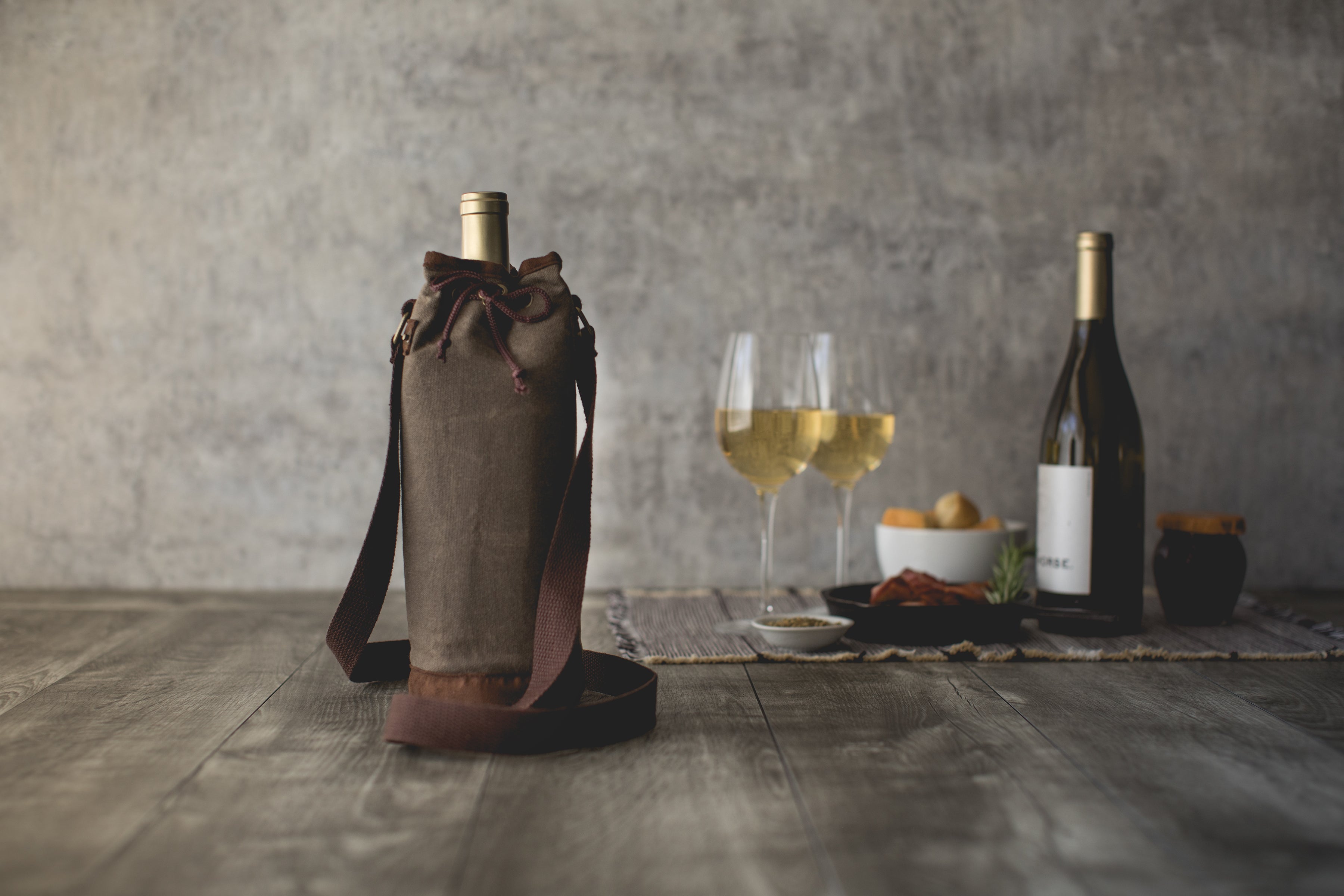 Las Vegas Raiders - Waxed Canvas Wine Tote