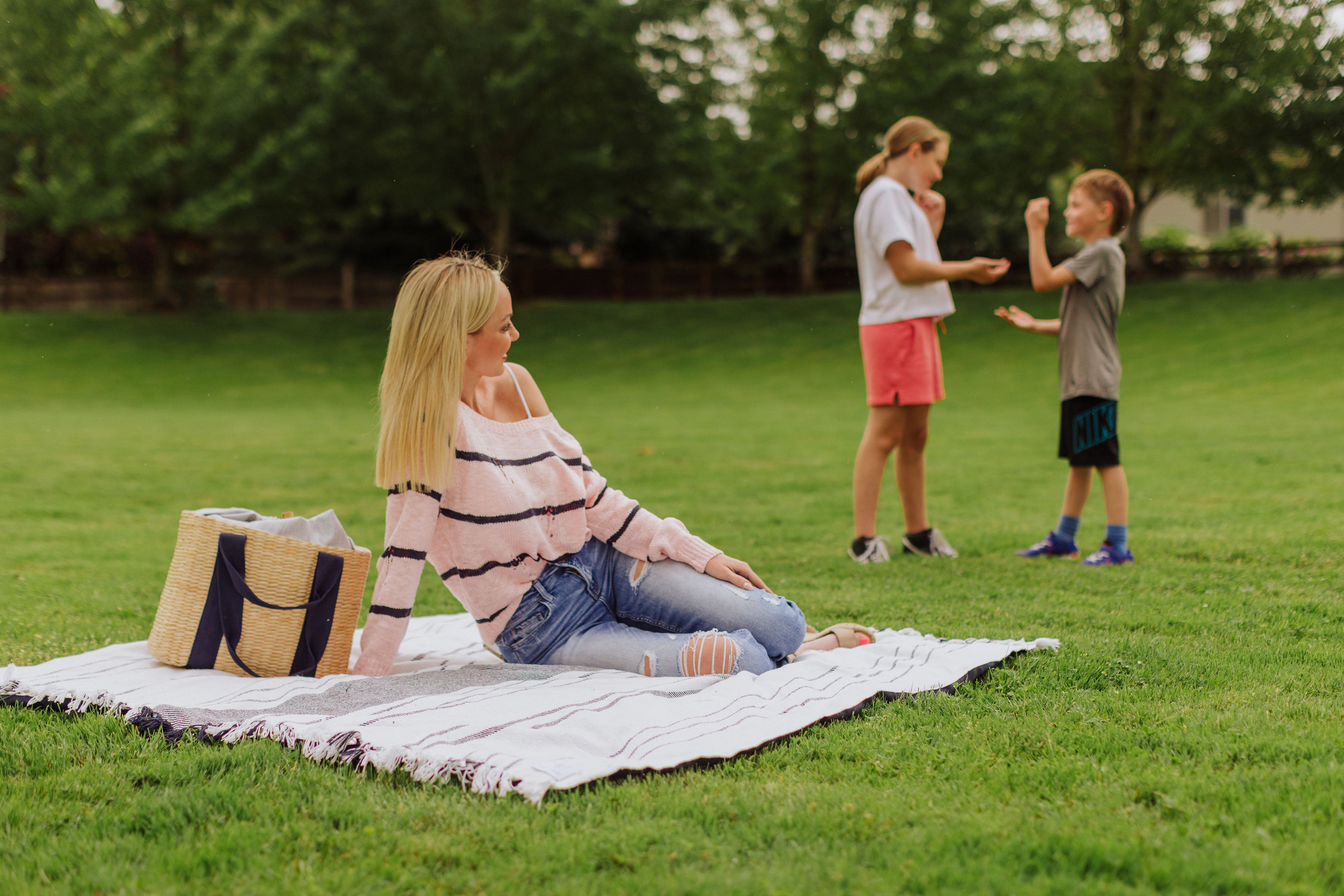 Montecito Picnic Blanket with Harness