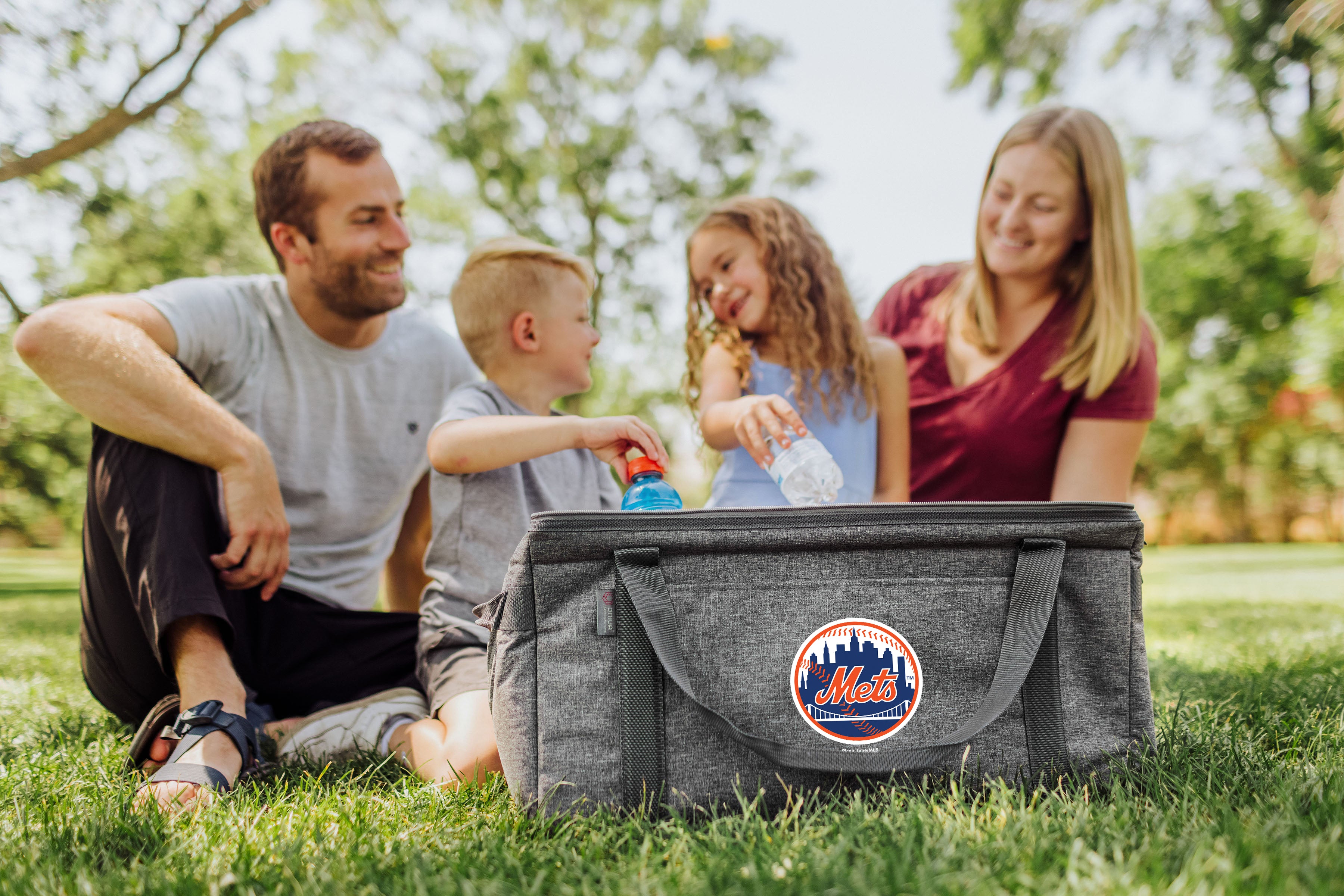 New York Mets - 64 Can Collapsible Cooler