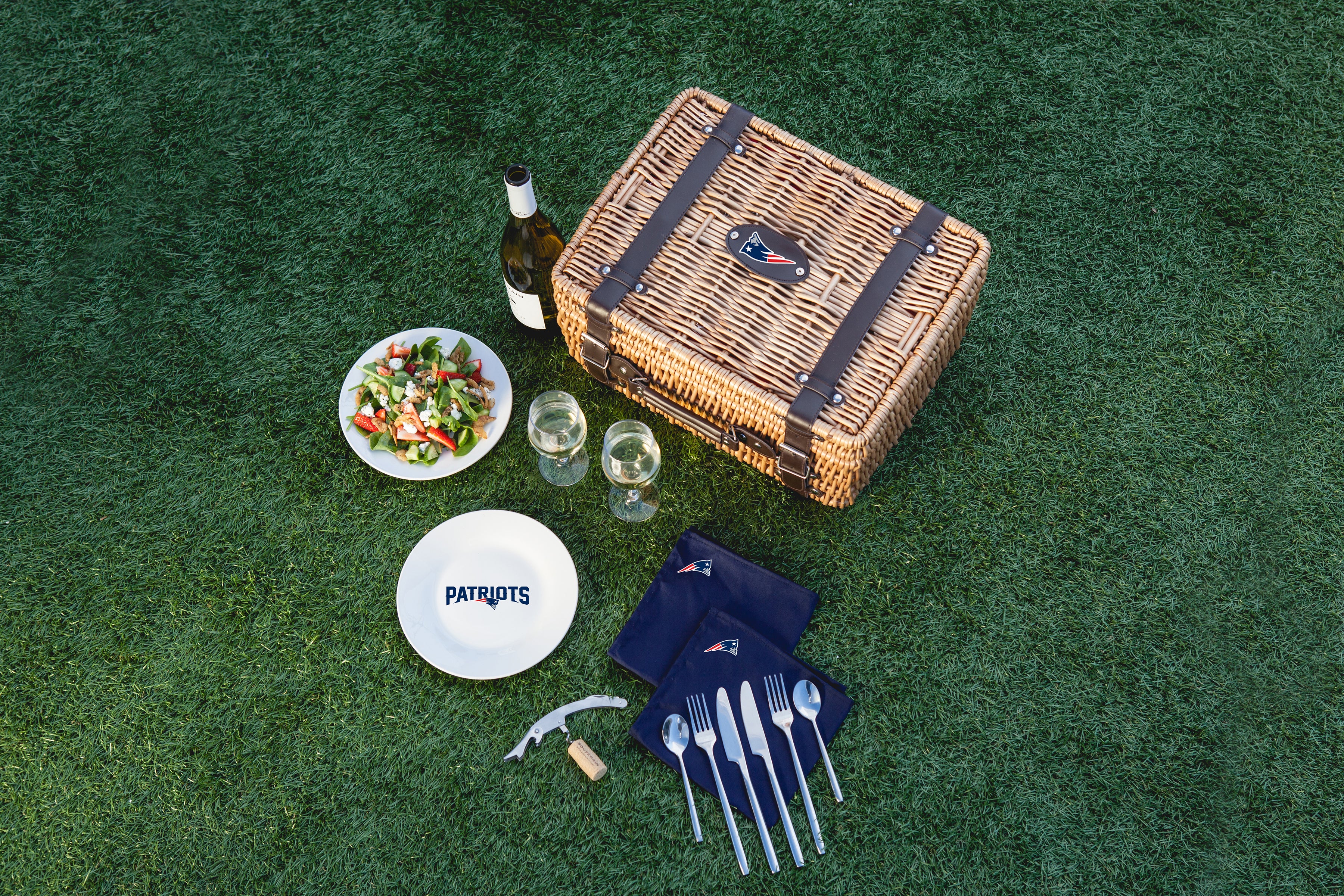 New England Patriots - Champion Picnic Basket